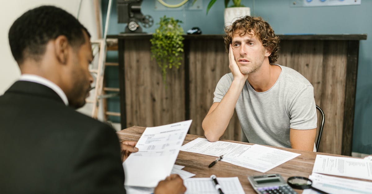 绑卡微信号买卖：腰果公考app详情下载教程